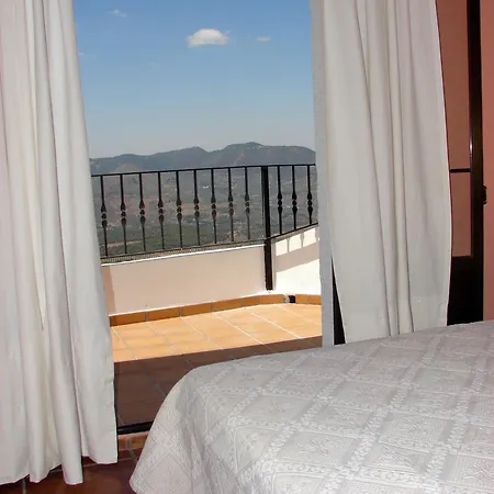 Sierra De Segura Apartahotel *