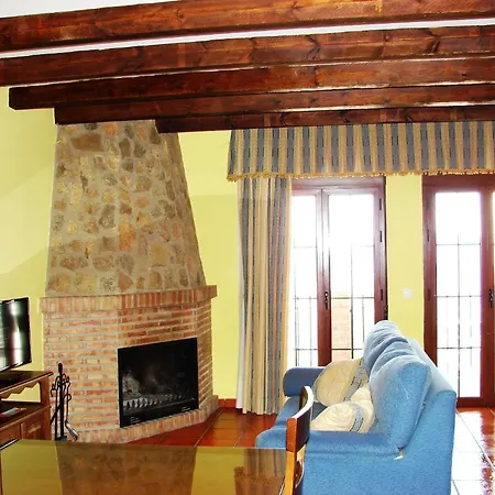 Sierra De Segura Apartahotel *